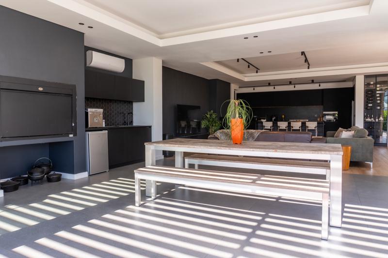 5 Bedroom Property for Sale in Val De Vie Estate Western Cape